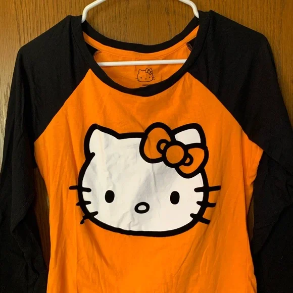 Hello Kitty by Sanrio Halloween Raglan Top – Women’s Medium 🎃👻 - Picture 3 of 6